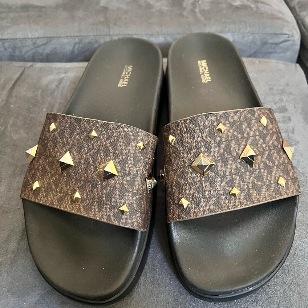 Micheal Kors Brown slides
